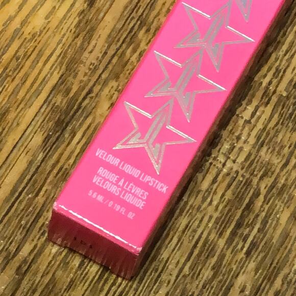 Jeffree Star Velour Liquid Lipstick in High Society Shade Mint Green Matte - Picture 6 of 6